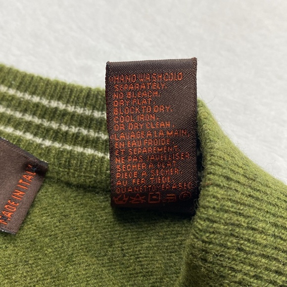 Toscano Wool Long Sleeve V Neck Sweater (Moss Green) - Picture 14 of 16